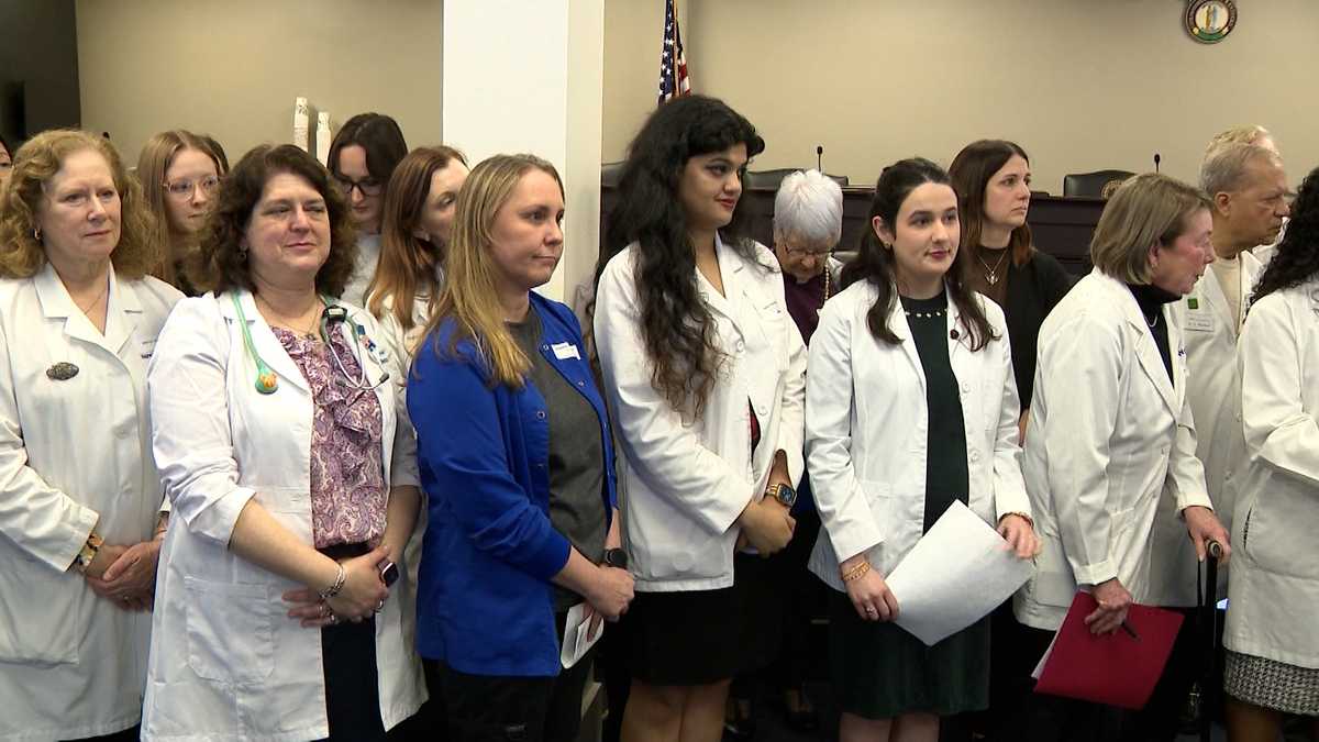 Physicians, faith leaders call for repeal of Kentucky's abortion bans