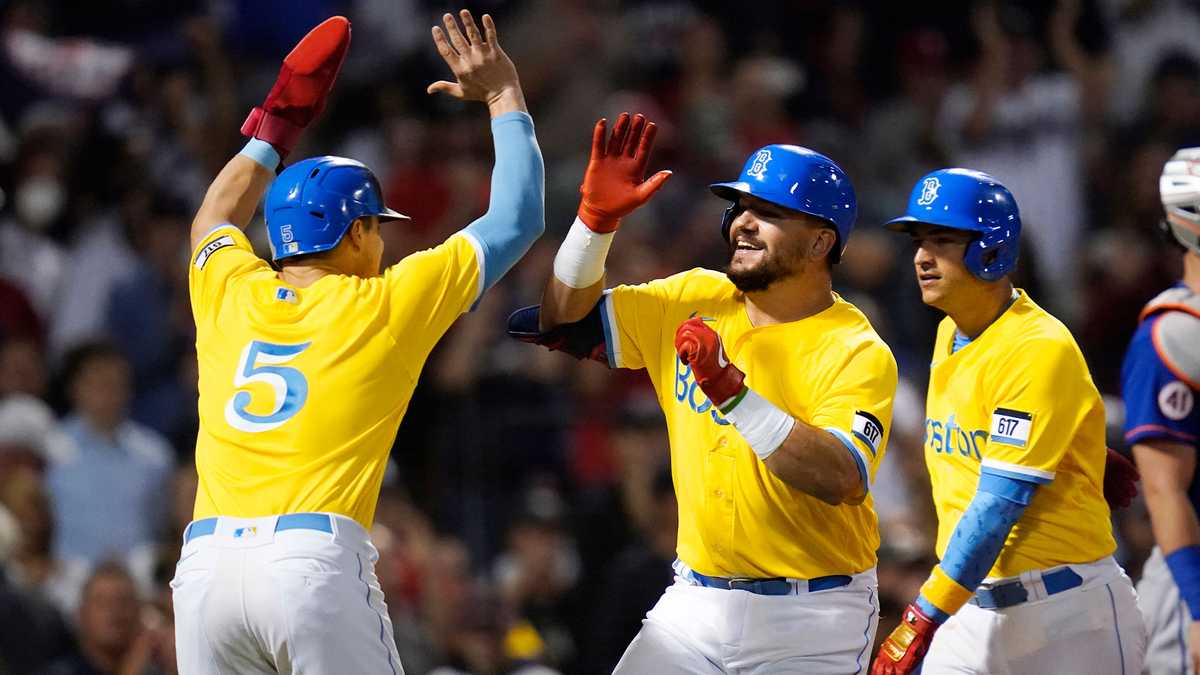 Boston Red Sox wearing yellow and blue uniforms for all three games against  Orioles 