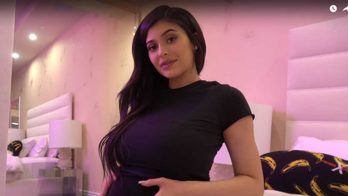 Kylie Jenner Announces Birth Of Beautiful Girl