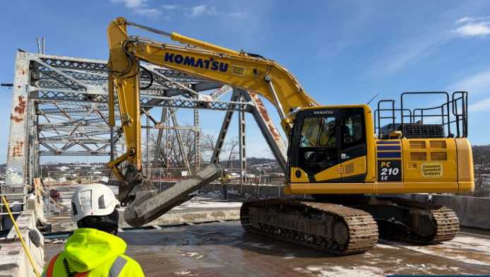 Kentucky officials share progress report ahead of Fourth Street Bridge demolition