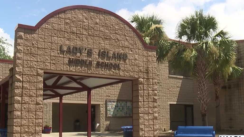 Beaufort County mother files lawsuit after student's fingertip severed in classroom incident