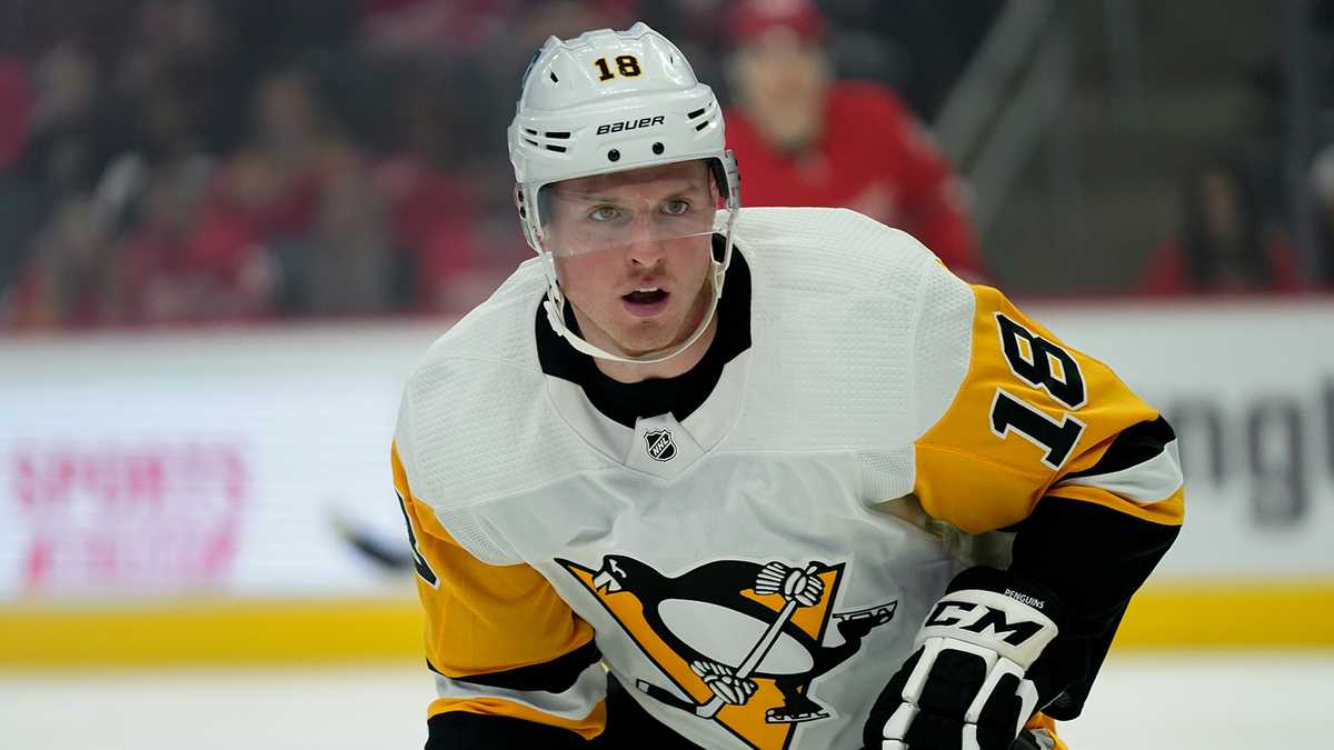 Penguins trade: Sam Lafferty to Chicago for Alex Nylander﻿