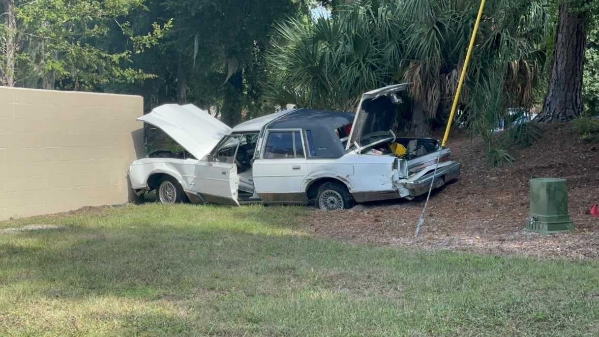 Lakeland police officer fires at suspect ramming police cruisers