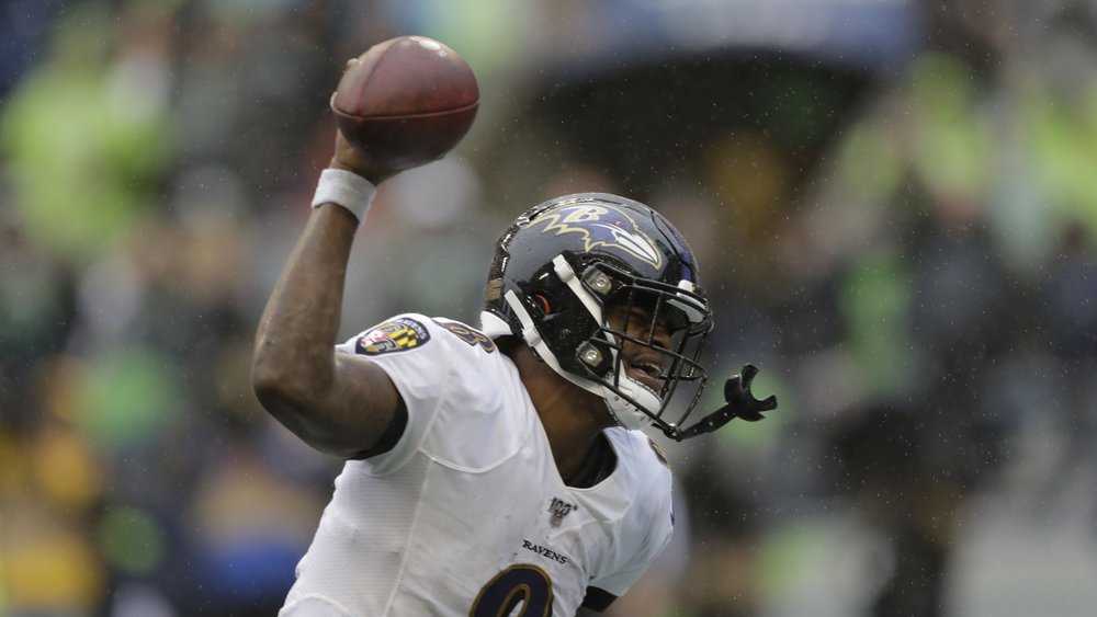 Lamar Jackson's legs, Ravens defense roll past Seahawks 30-16