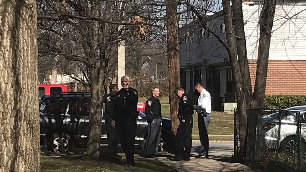 Man 18, found dead in Lansdowne alley