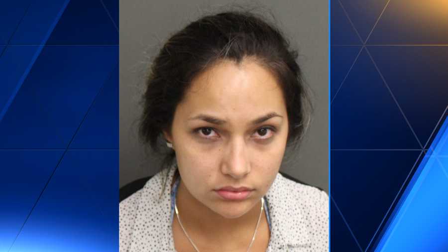 Orlando mom leaves kids in hot car to drink at bar, police say