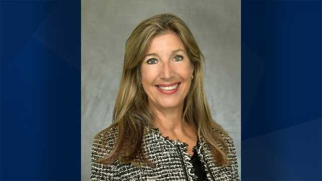 Laura DeBruce sworn in as Sanibel City Councilmember - Vimarsana News