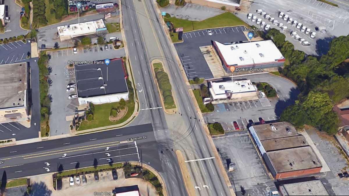 Man shot along Laurens Road in Greenville, police say