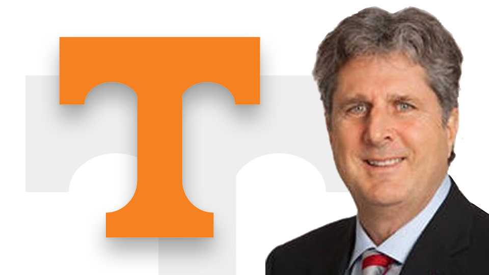 Mike Leach meets with Tennessee AD about coaching job, per AP source