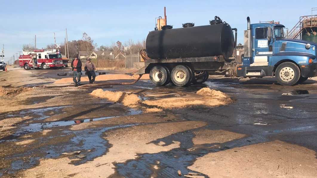 Crews working to clean up large oil leak in southeast Oklahoma City