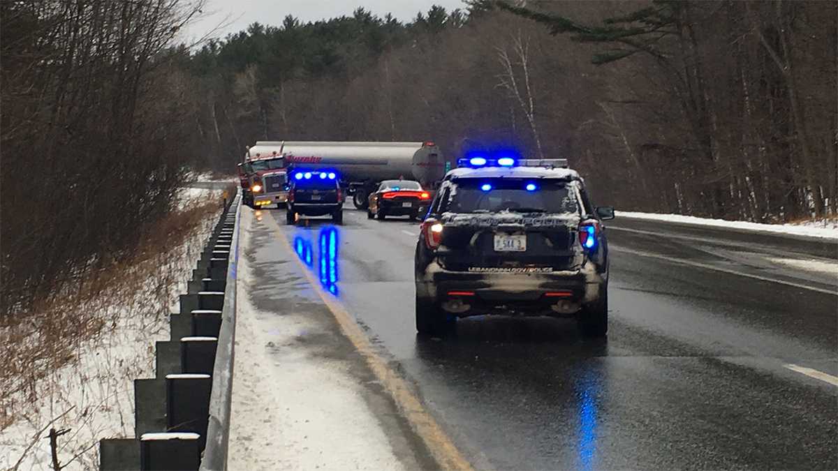 Tractortrailer jackknifes on I89 in Lebanon