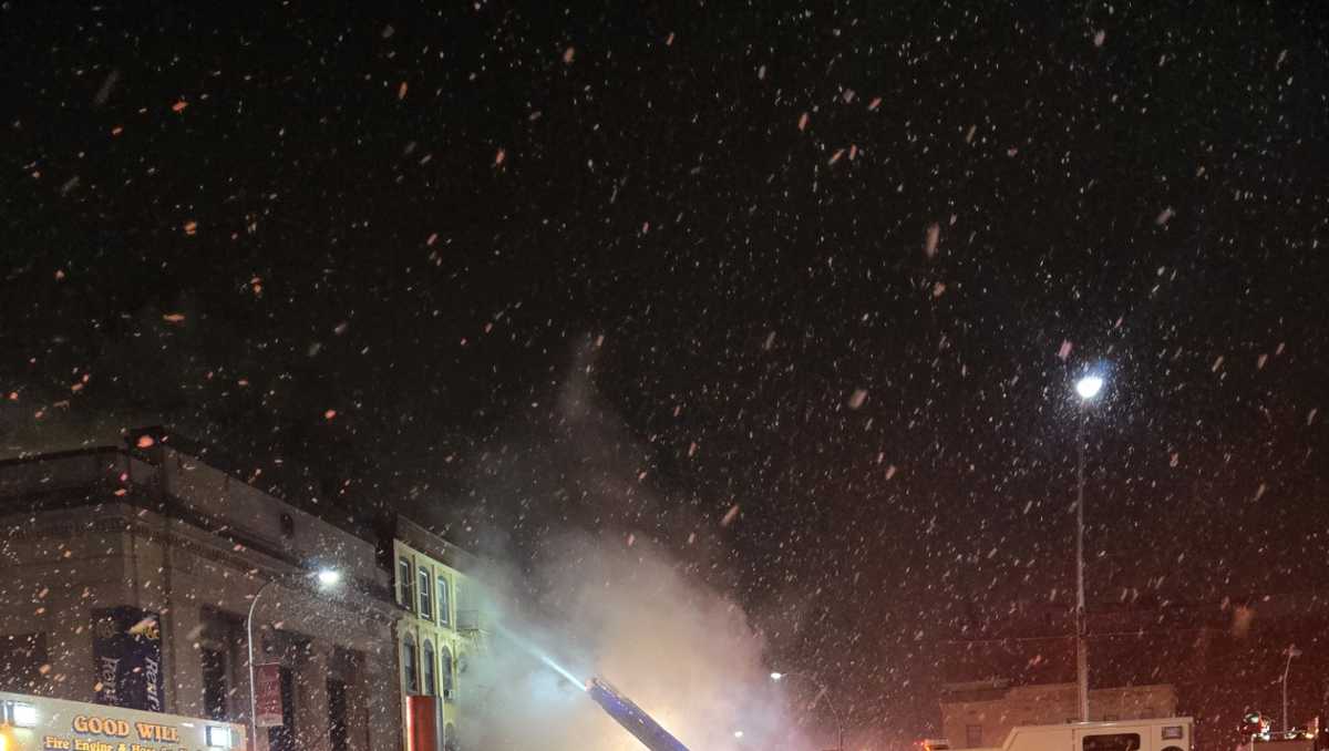 Weekend fire in Lebanon leaves over a dozen people, two cats displaced