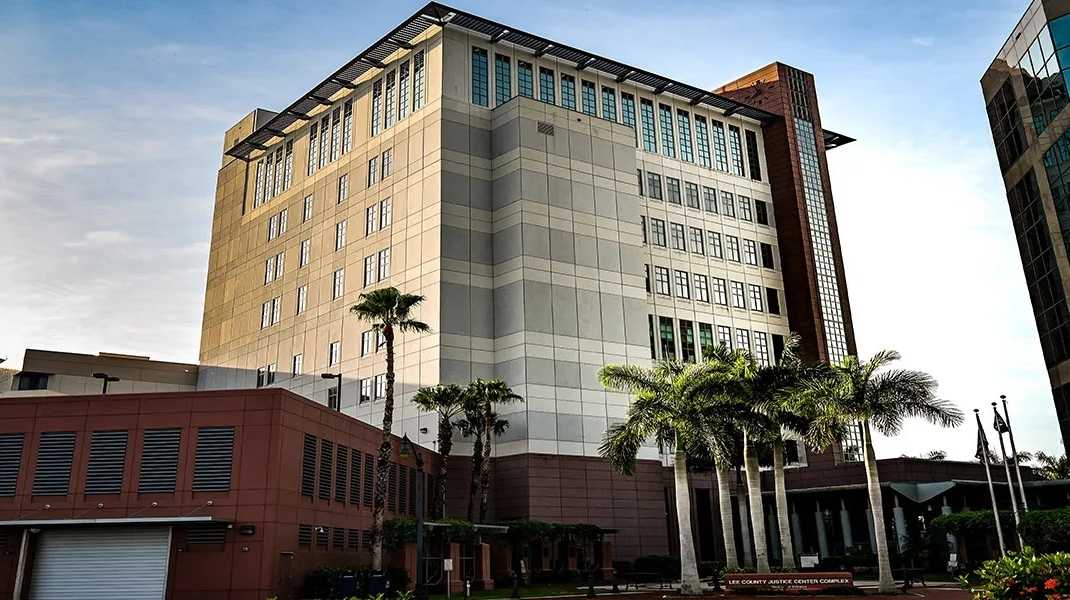 Tropical weather closes courthouses in Lee, Collier, Charlotte counties