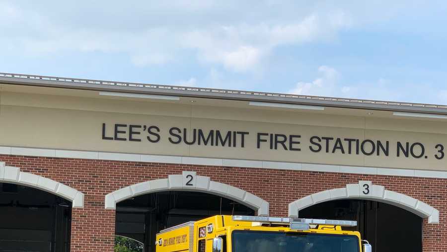 Lee's Summit, Missouri house fire, person trapped