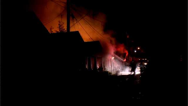 Fire, smoke pours from burning houses in Jackson neighborhood - Vimarsana News