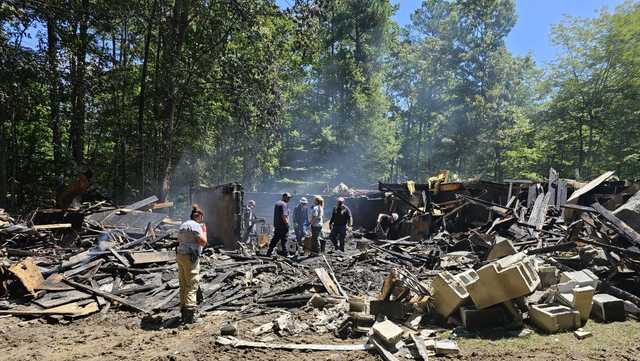 Firefighter dies after becoming trapped in Leonardtown - Vimarsana News