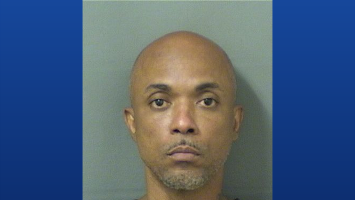 Florida man pleads guilty to setting fire in hotel room