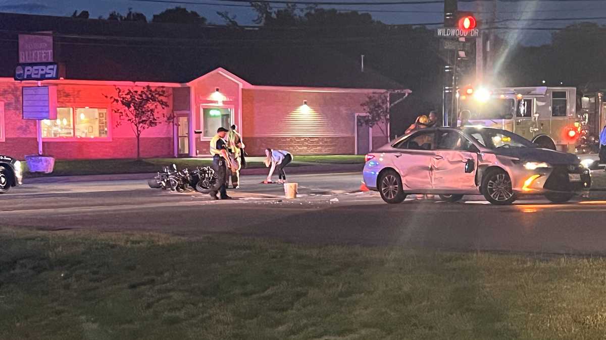 Motorcycle crash shuts down section of Sabattus Street in Lewiston