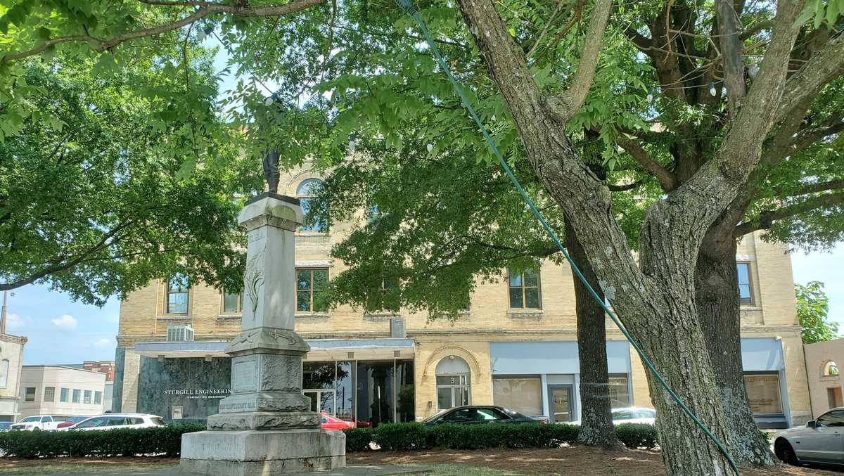 Lexington Confederate monument being stored for reerection