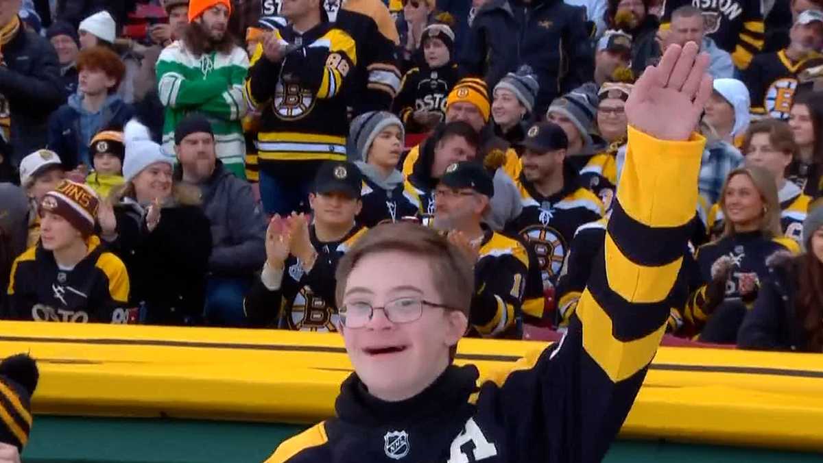 Uplifting Video of the Day is Watching One Young Fan Fist Bumping the  Boston Bruins – Kindness Blog
