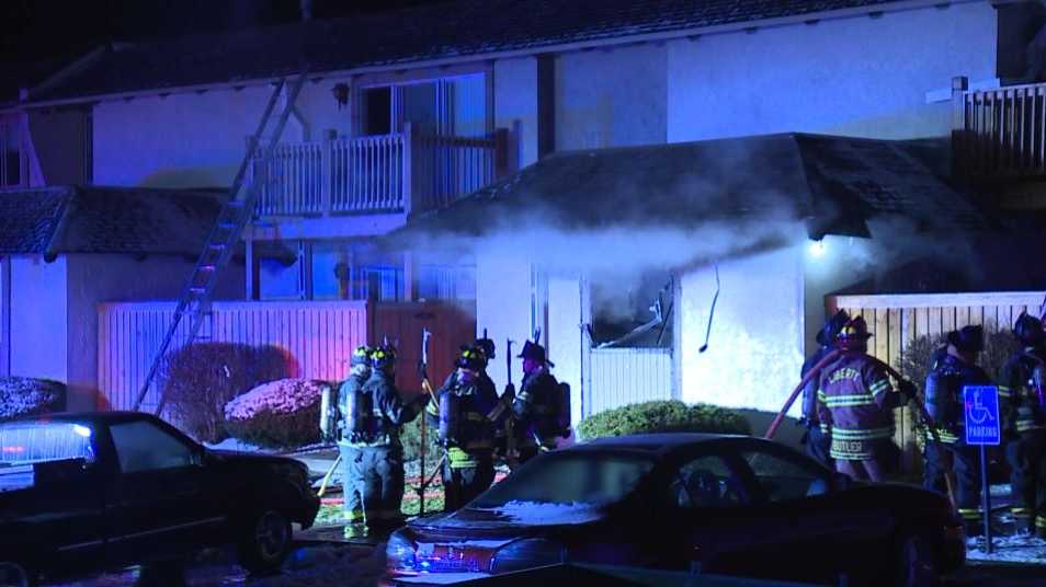 3 injured in Liberty apartment fire