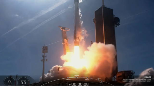 WATCH: SpaceX launches rocket for Starlink mission - Vimarsana News