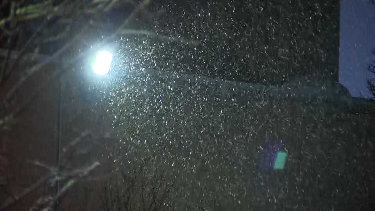 Light snow in Mass. may cause slick roads during morning commute