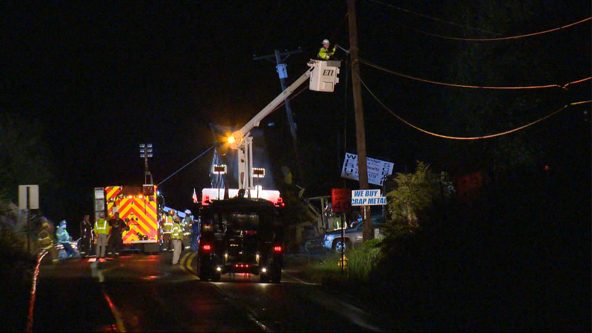 Crash involving dump truck closes Lincoln Boulevard overnight