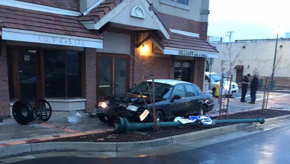 Lincoln PD DUI suspect crashed into pole, ran from scene