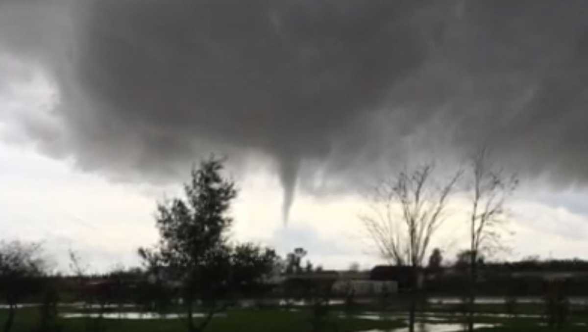 Funnel cloud spotted near Lincoln