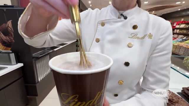 NH Chronicle: Making hot chocolate at Lindt->