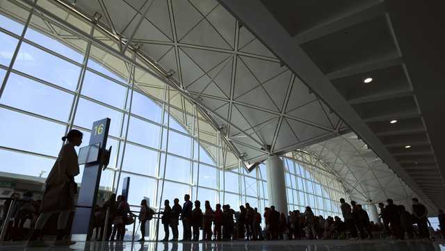 California wants to crack down on line-skipping at the airport - Vimarsana News