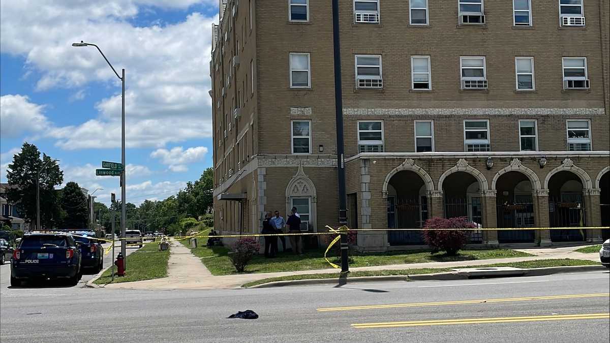 KC police find woman with fatal gunshot wound inside apartment