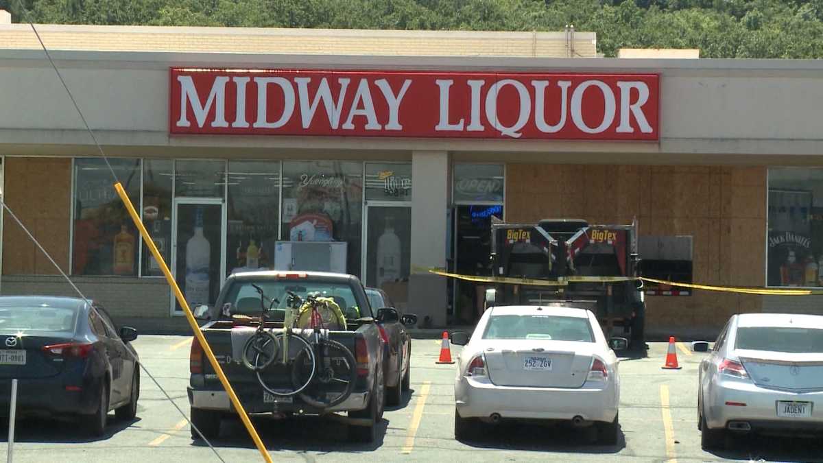 Man arrested after driving into Fayetteville liquor store