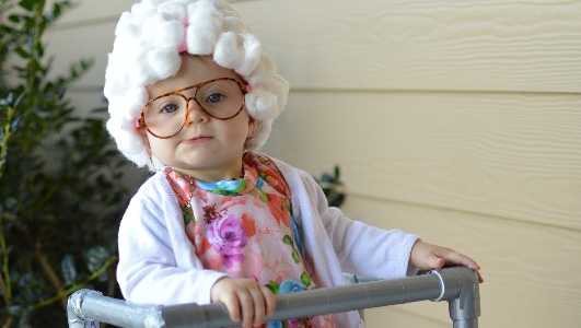 Amazing Diy Costumes - Diy Old Lady Costume For Little Girl