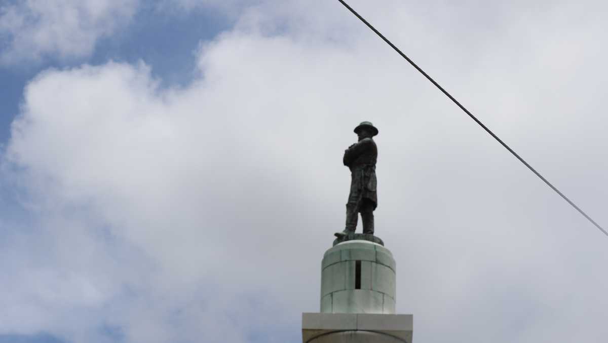 City makes it official Four Confederate monuments removed from New Orleans