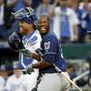 Brewers' Lorenzo Cain receives standing ovation from Royals fans