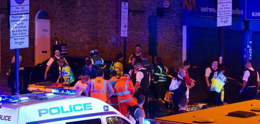 Photos London Vehicle Crashes Into Pedestrians By Mosque