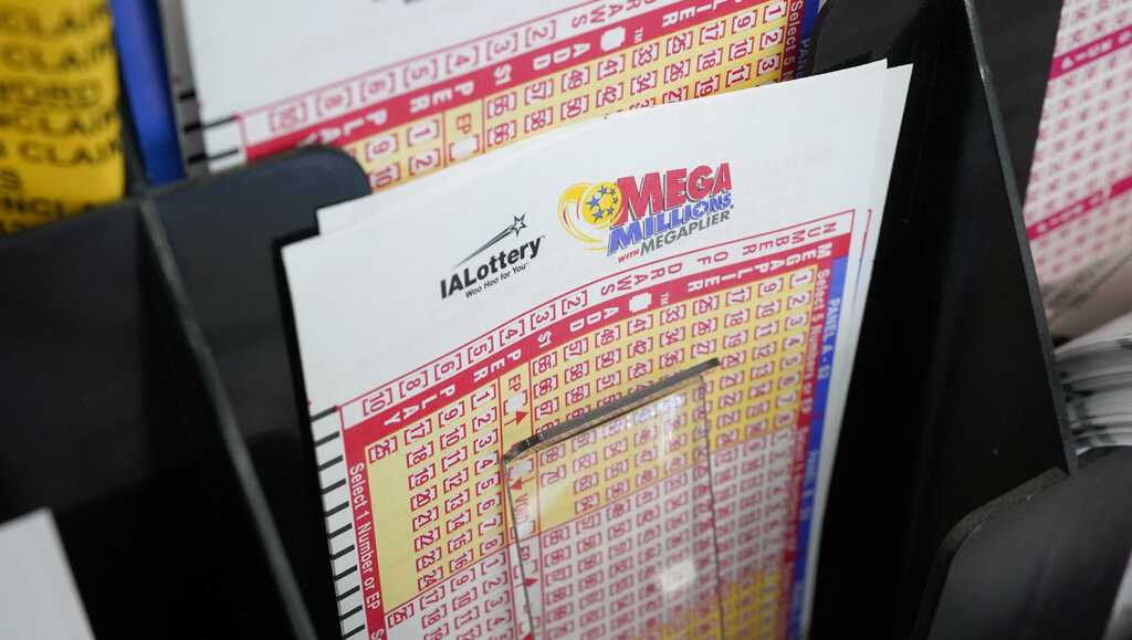 Mega Millions jackpot now 970M; Powerball up to 730M