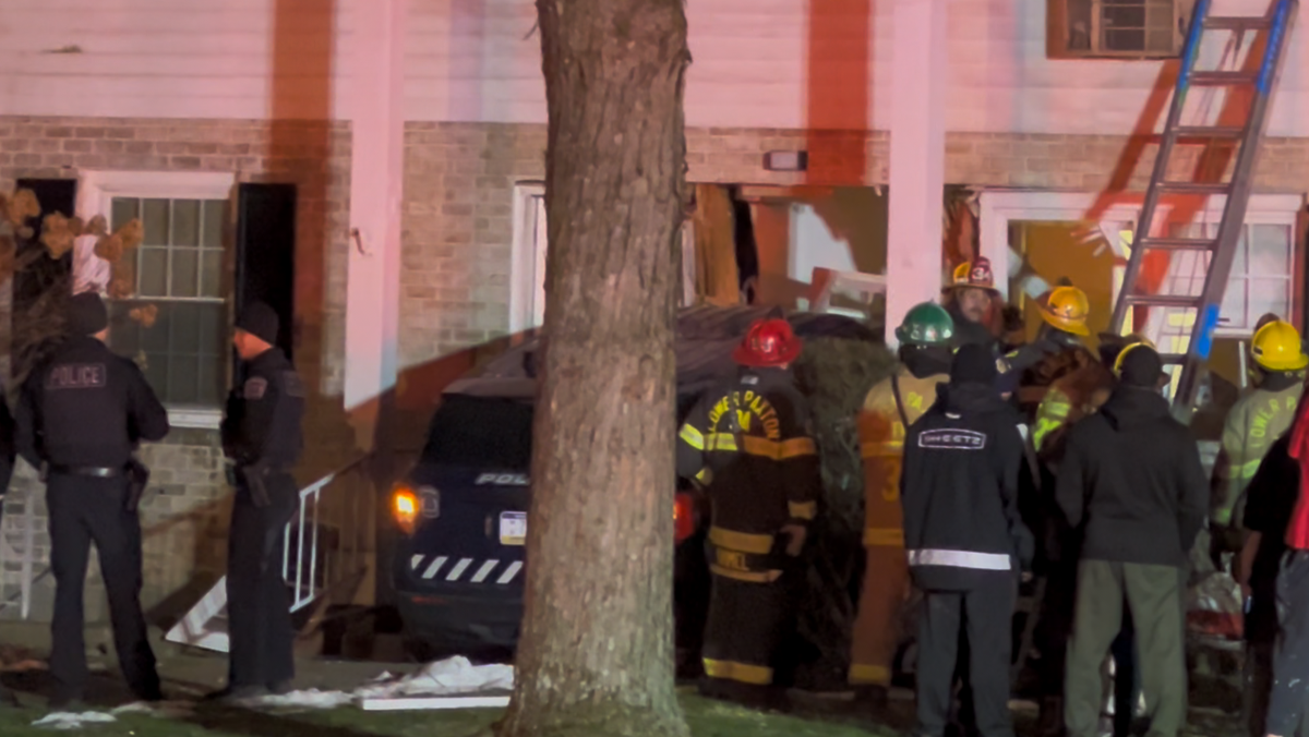 Police cruiser crashes into building in Dauphin County, Pa.