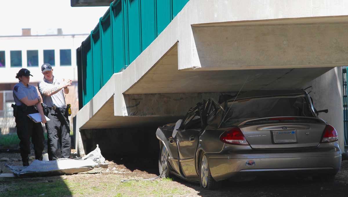 2 killed in singlecar crash on Route 3A in Quincy, state police say