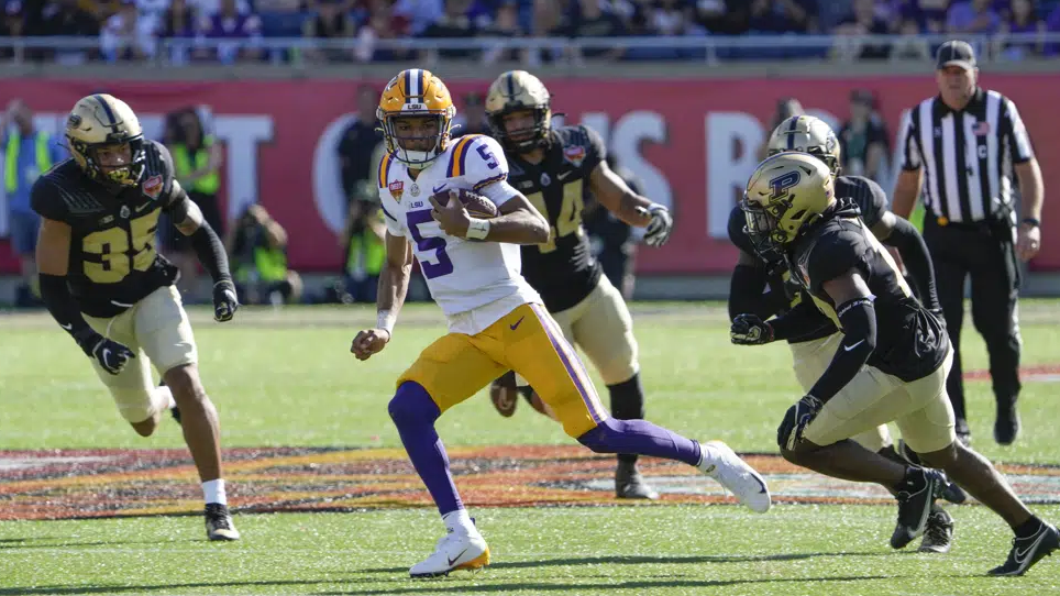 Jayden Daniels threatened a Joe Burrow LSU record during hot start