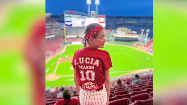 Local Food Network star throws first pitch at Cincinnati Reds game