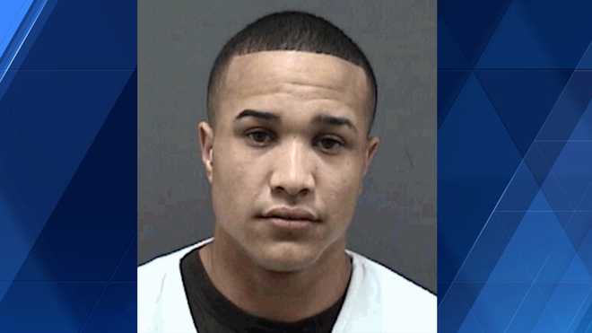 Milwaukee man faces OWI charge after Interstate 94 rollover crash