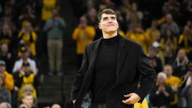 Iowa Hawkeyes manhandle MSU on Luka's big night - Vimarsana News