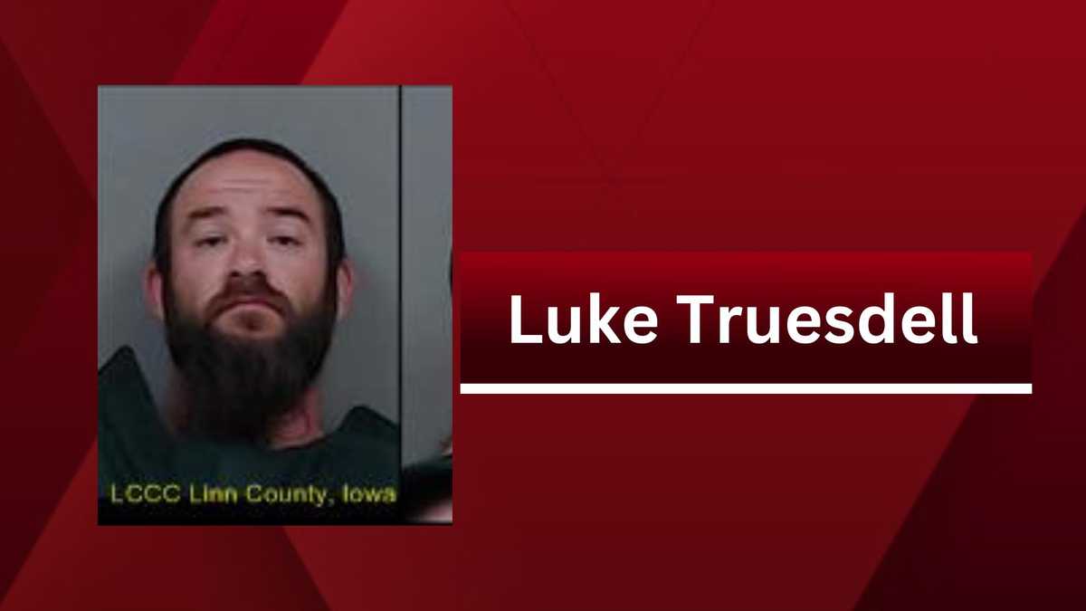 Suspect in quadruple murder in Iowa in court