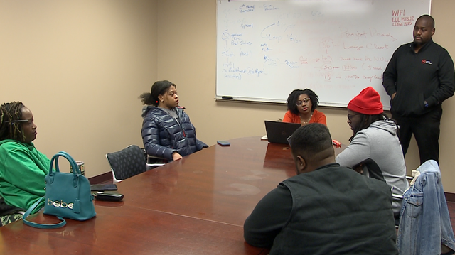 Black farmers work to bring fresh food options to west Louisville - Vimarsana News