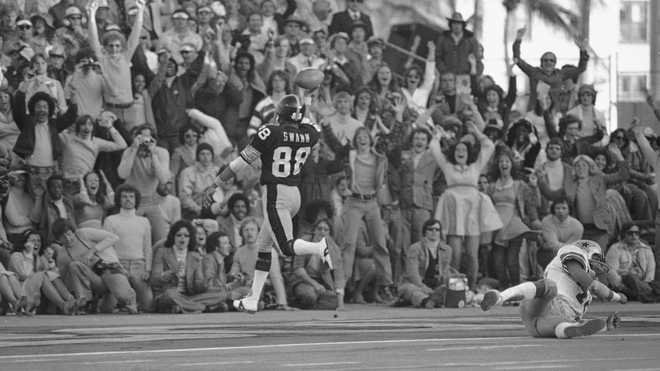 Lynn Swann Pittsburgh Steelers Unsigned Super Bowl x Diving Catch Photograph