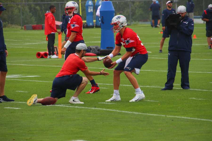 Patriots Qbs Get Warm Welcome From Fans On First Day Of Training Camp