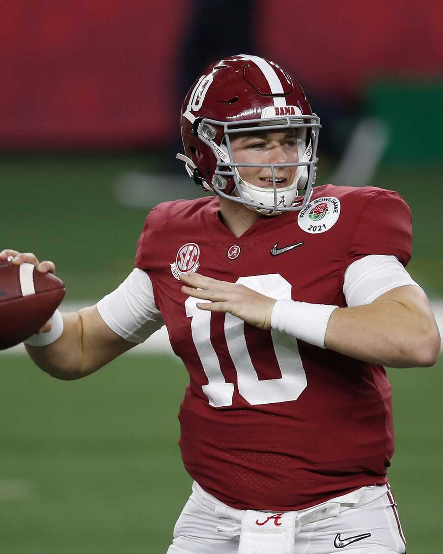 Spotlighting Alabama QB Mac Jones for 2020 football season